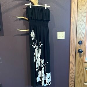 Whitehouse Blackmarket strapless maxi dress size medium